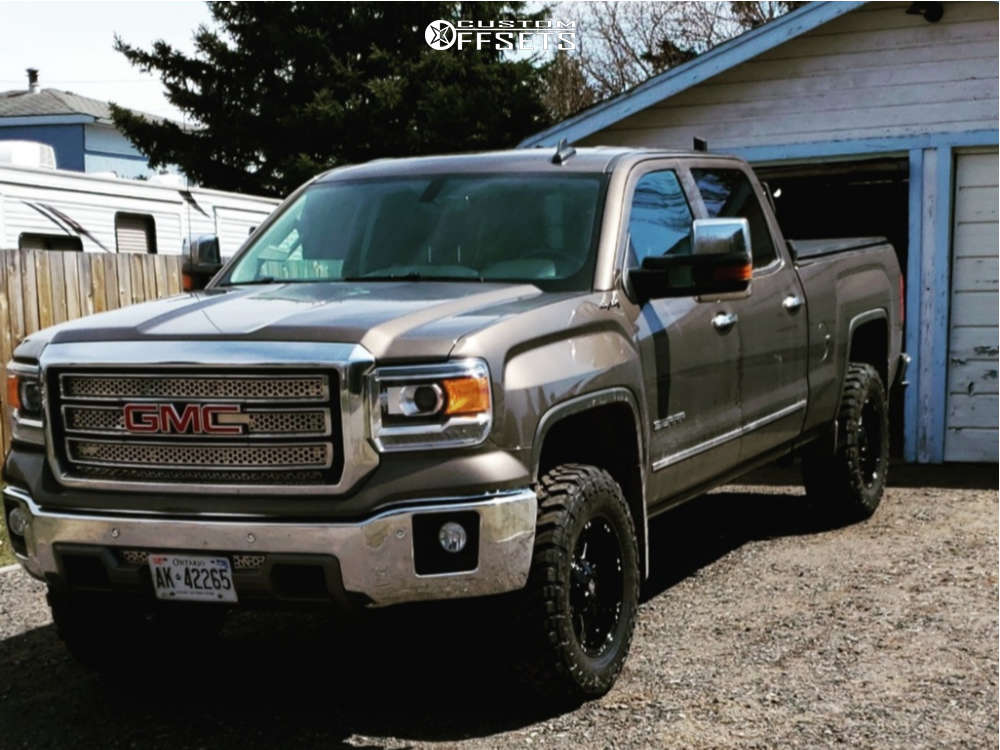 2015 GMC Sierra 1500 with 18x9 12 Havok H103 and 305/65R18 Toyo Tires