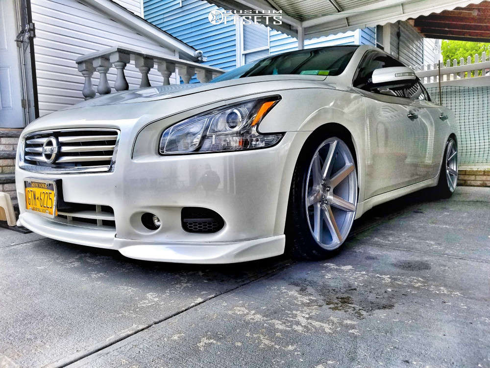 2014 Nissan Maxima with 20x10 40 Niche Verona and 245/35R20 Vercelli