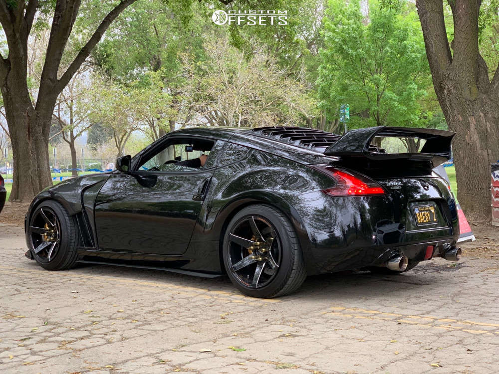 2017 Nissan 370Z with 18x10.5 5 Cosmis Racing S1 and 245/45R18 ...
