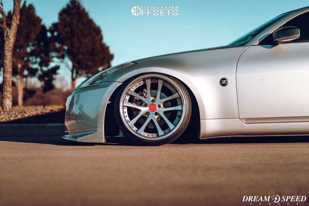 2006 Nissan 350Z with 19x10.5 -2 Weds Lxz and 215/35R19 Achilles