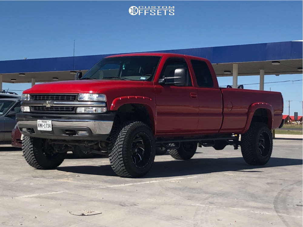 2000 Chevrolet Silverado 2500 with 20x12 44 Fuel Cleaver and 35/12