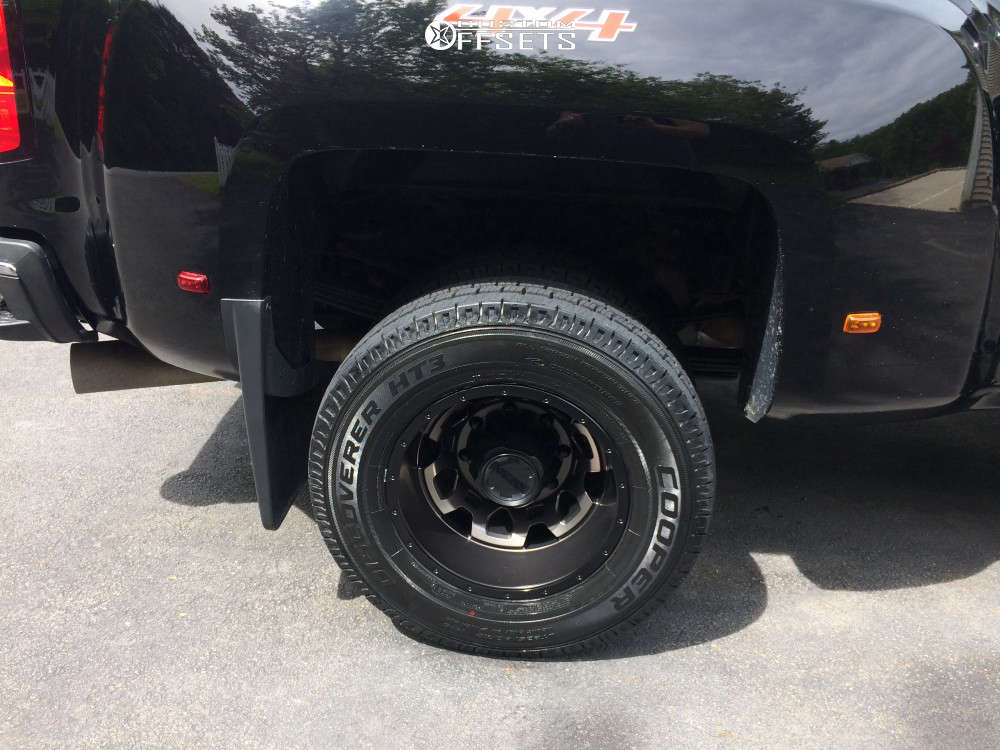 2016 Chevrolet Silverado 3500 HD with 17x6.5 129 Ultra Warlock and 235 ...