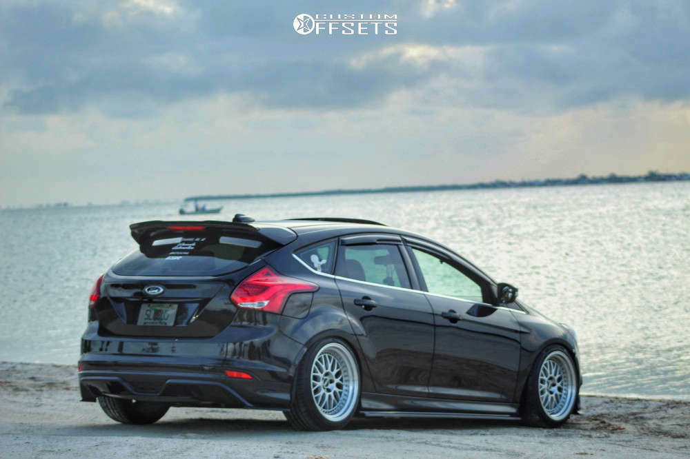 2013 Ford Focus with 18x9.5 35 ESR Sr01 and 235/40R18