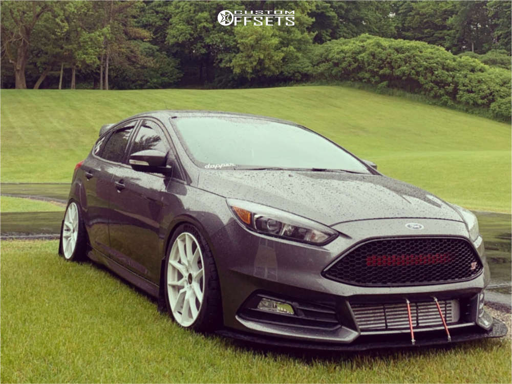 2016 Ford Focus with 18x8.5 40 Option Lab R716 and 245/40R18