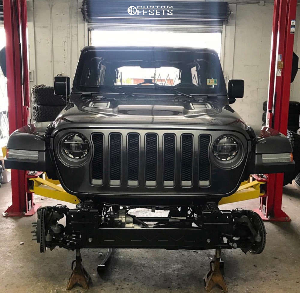 2018 Jeep Wrangler Wheel Offset Aggressive > 1" Outside Fender