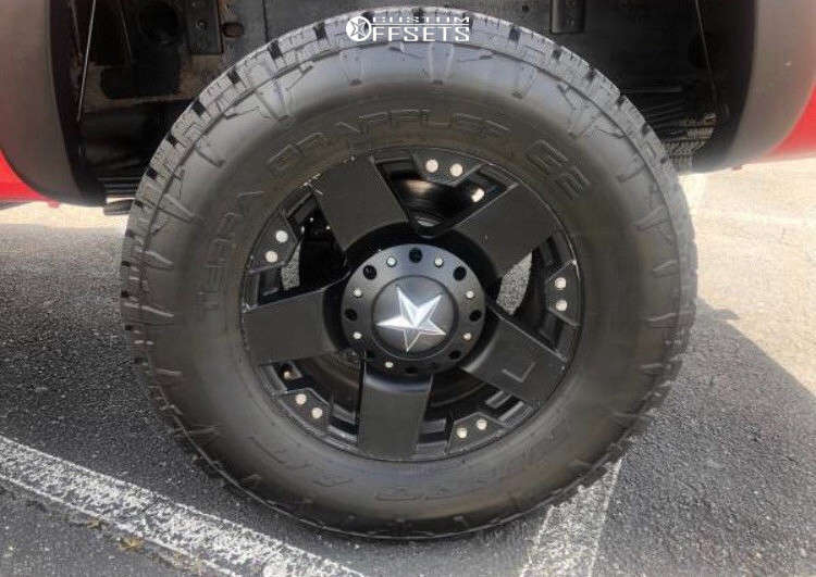 2005 Chevrolet Silverado 2500 HD with 18x9 0 XD Xd775 and 325/60R18 ...