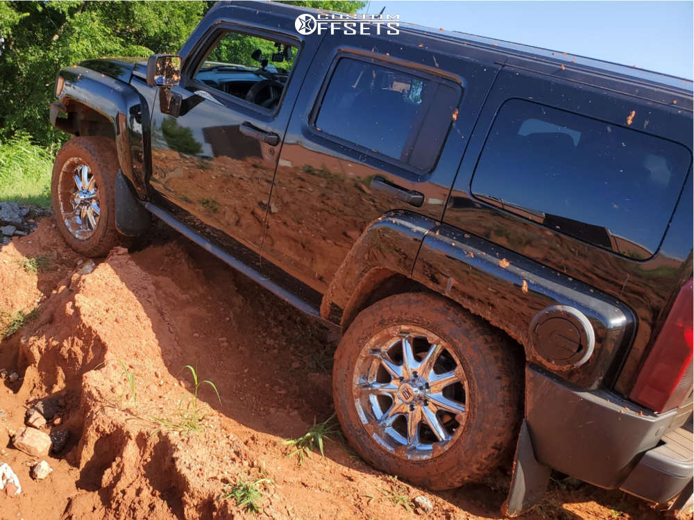 2006 HUMMER H3 with 20x9 18 XD Badlands and 275/55R20 Falken