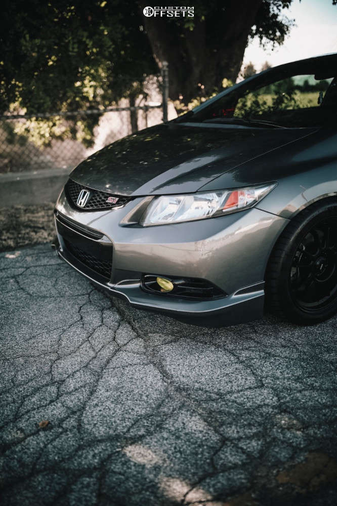 2013 Honda Civic with 17x8 35 Konig Hypergram and 245/40R17 Michelin