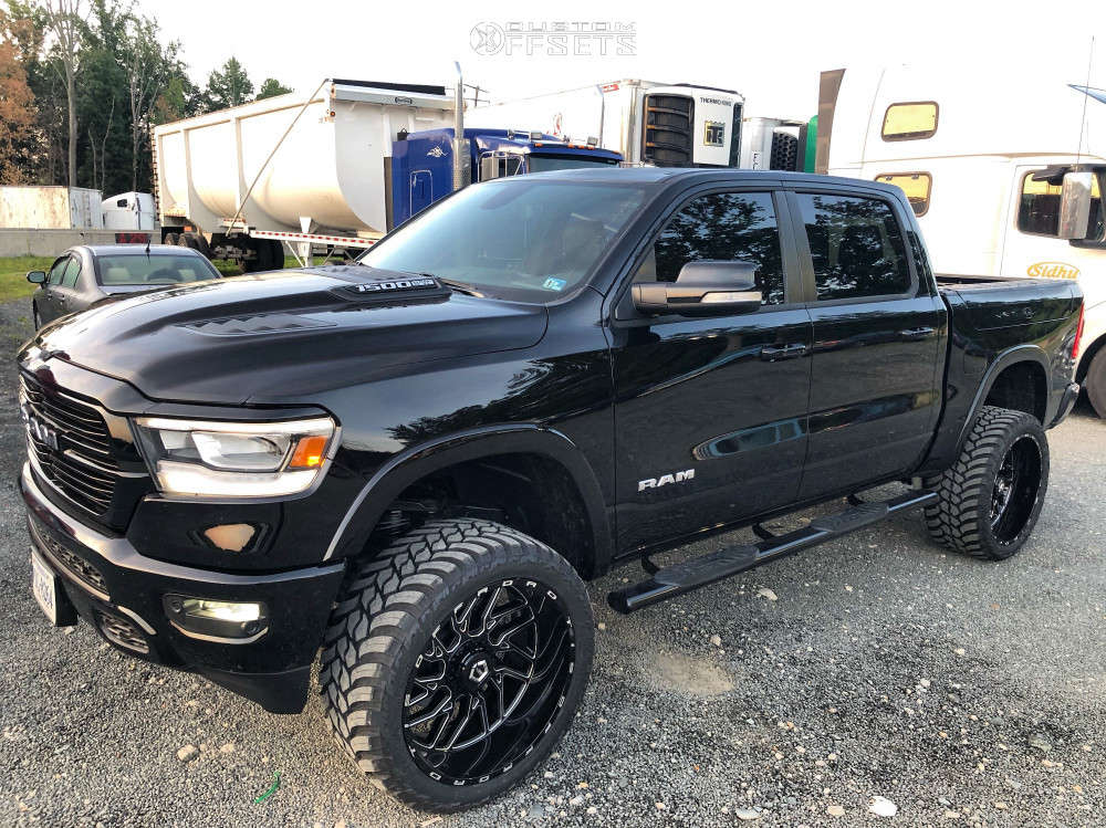 2019 Ram 1500 with 24x12 44 TIS 544 and 35/13.5R24 AMP Mud Terrain