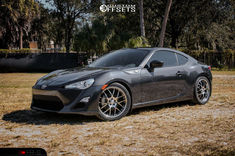 SS北米版 2015 Scion FR-S with 18x7.5 35 HD Msr and 215/40R18 Falken Ziex Ze