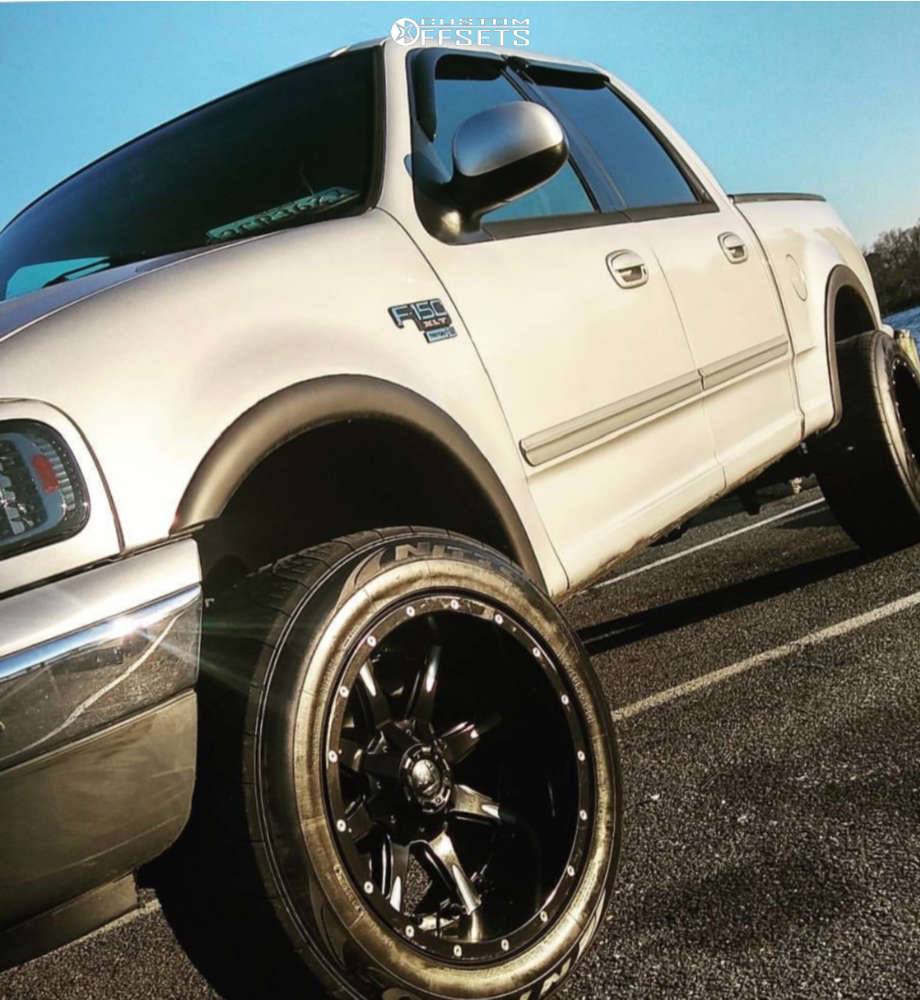 2001 Ford F-150 with 20x12 -44 Fuel Nuts and 305/50R20 Nitto NT420V and  Suspension Lift 3\, image size:920x1000