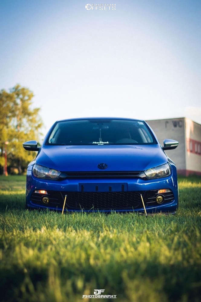 2009 Volkswagen Scirocco with 19x9.5 35 Japan Racing Jr7 and 235