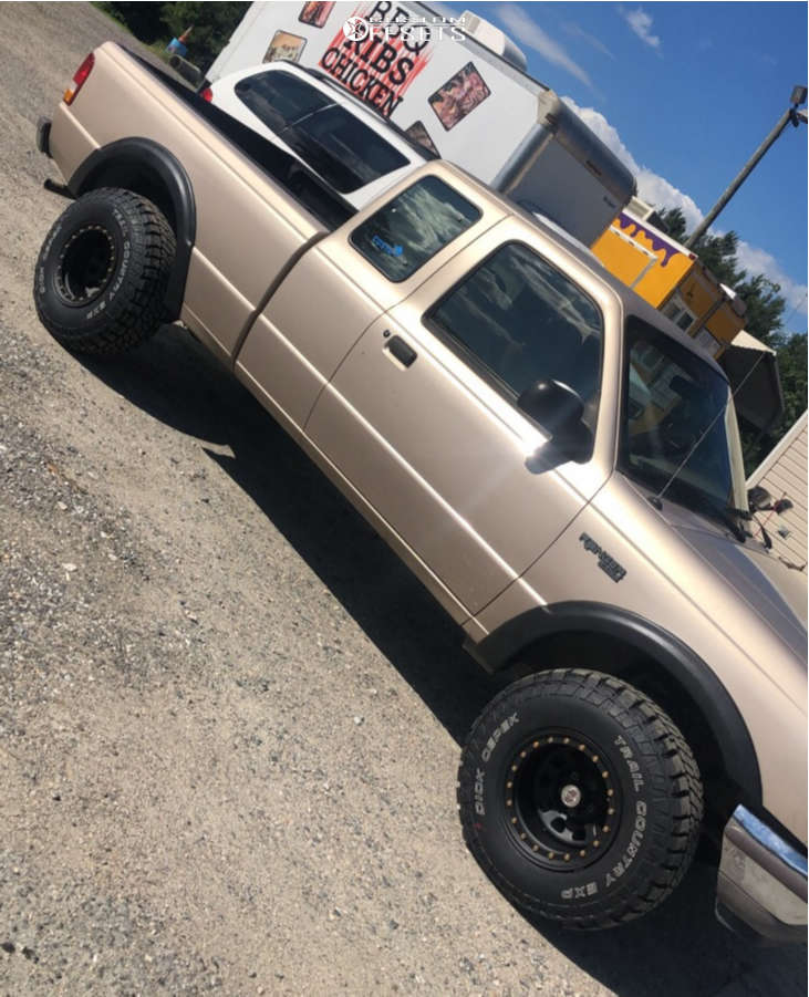1997 Ford Ranger with 15x10 -47 Pro Comp Series 252 and 31/10.5R15 Dick ...