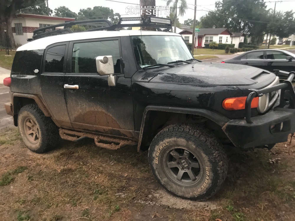 2008 Toyota FJ Cruiser with 16x8 0 Level 8 Mk6 and 285/75R16 General ...