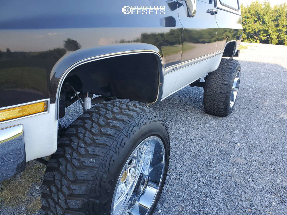 1984 Chevrolet K5 Blazer with 22x14 76 TIS 544C and 37/13.5R22 Kanati