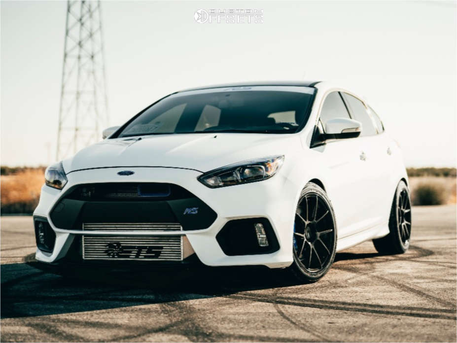 765079-1-2017-focus-ford-rs-