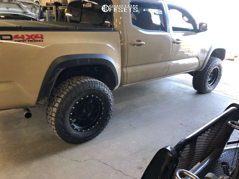 2018 Toyota Tacoma with 17x9 -12 Method The Standard and 285/70R17 ...