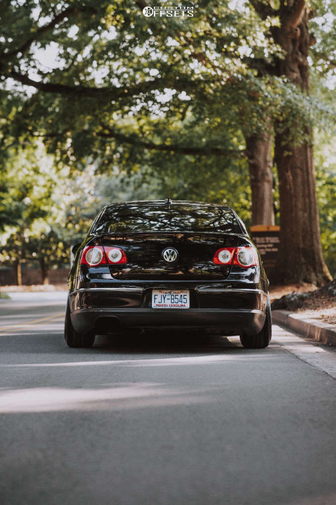 2006 Volkswagen Passat with 18x9.5 33 Rotiform Tmb and 205/40R18 ...