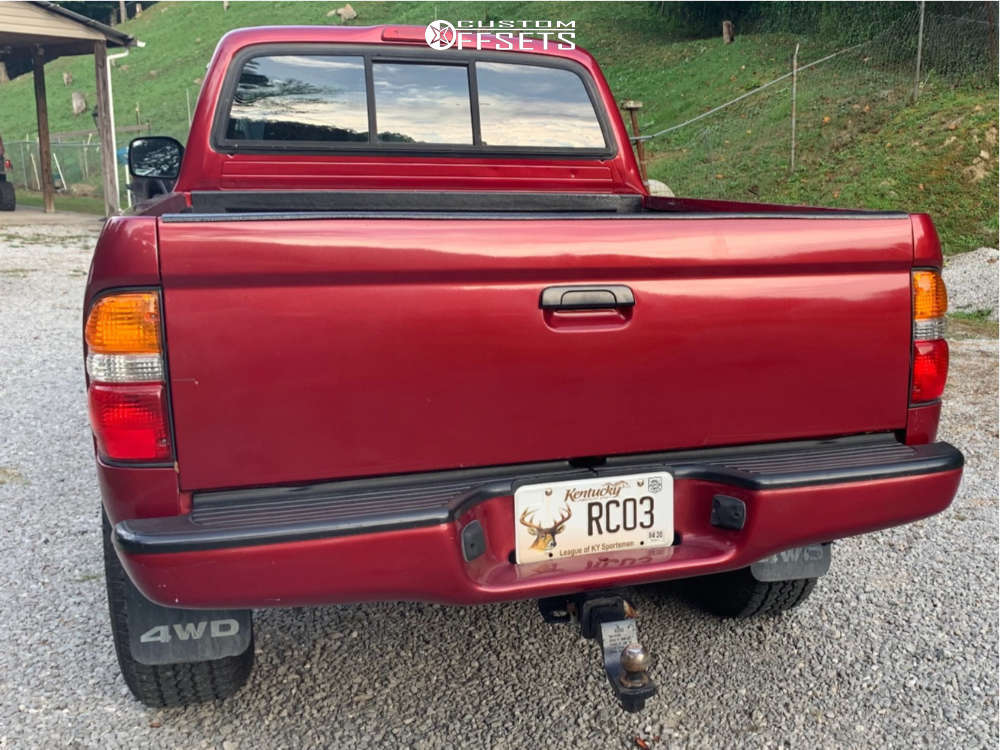 2001 Toyota with 16x8 10 Fuel Anza and 265/75R16 Wild Country