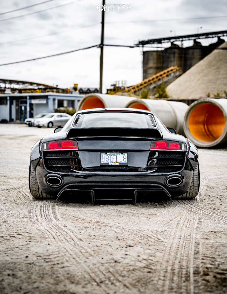 2010 Audi R8 with 20x10 -10 Rotiform Nek and 245/30R20 Pirelli P-zero ...