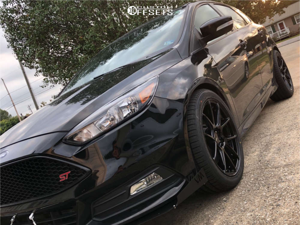 787346-1-2018-focus-ford-st-