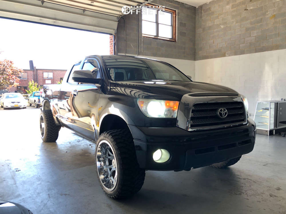 2008 Toyota Tundra with 22x12 -44 Hostile Rage and 33/12.5