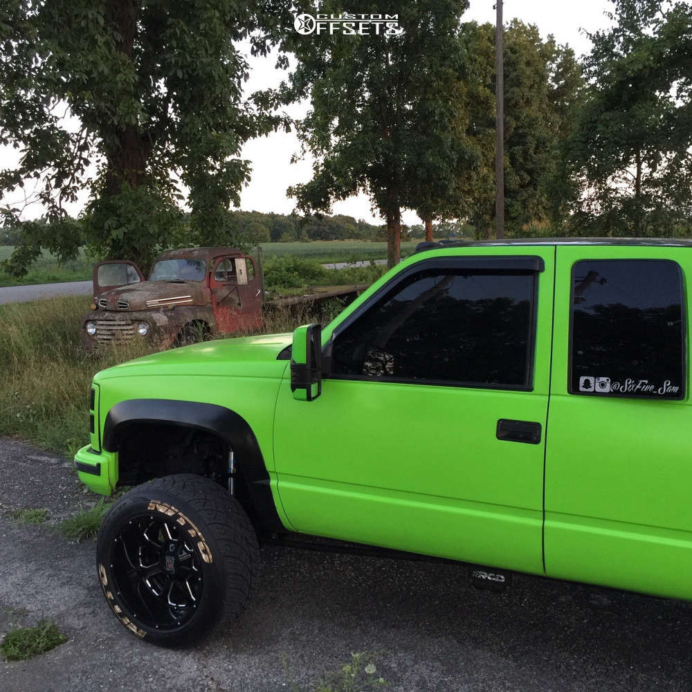 1997 Chevrolet K2500 with 20x12 44 XD Xd825 and 305/50R20 Nitto NT420V