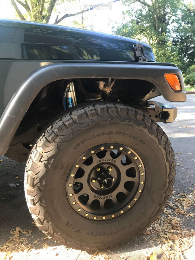 2005 Jeep Wrangler with 16x8 0 Method Nv and 265/75R16 BFGoodrich All ...