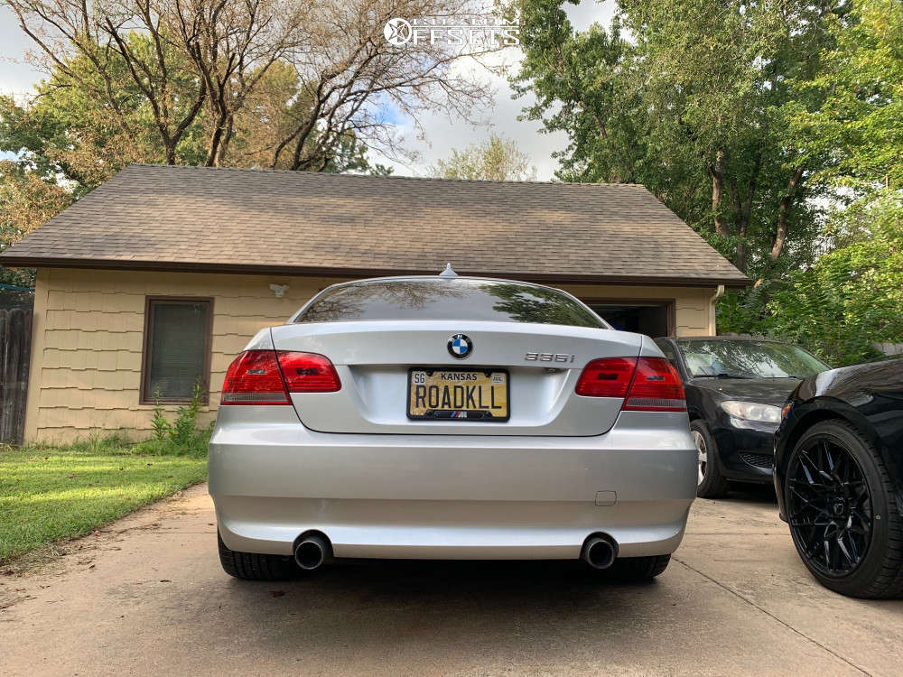 2009 BMW 335i with 19x8.5 30 ESR Sr01 and 225/35R19 Michelin Pilot ...