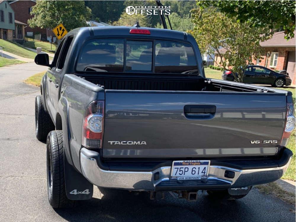 2012 Toyota with 20x10 25 Toxic Lethal and 265/50R20 Lionhart