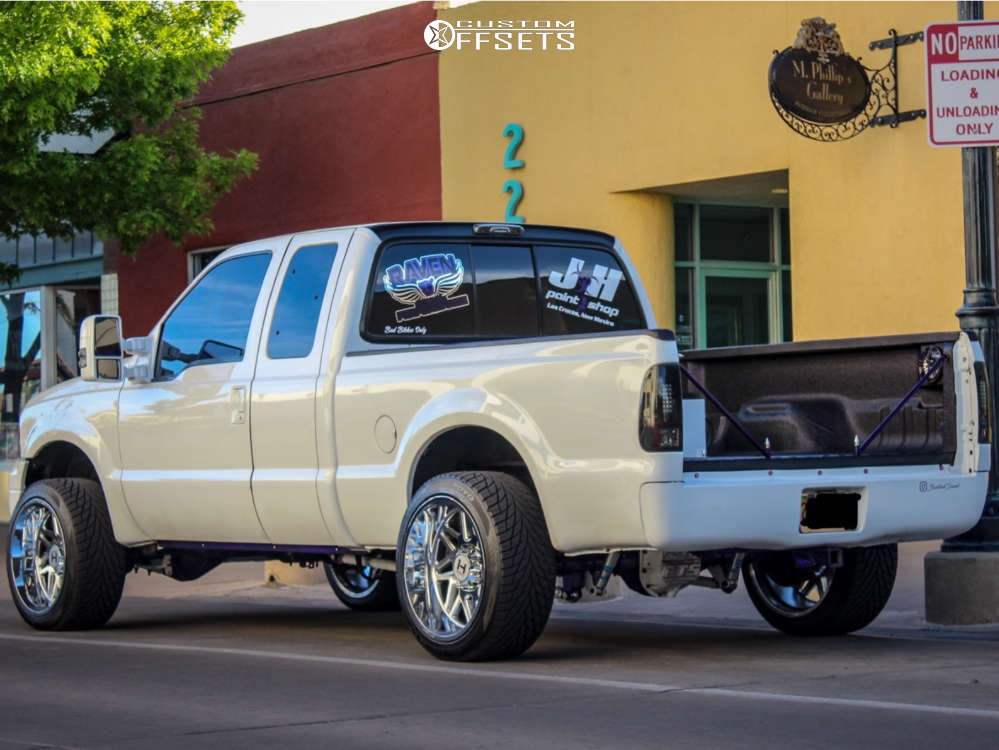 2000 Ford F250 with 22x12 44 Hostile Sprocket and 305/40R22 Toyo