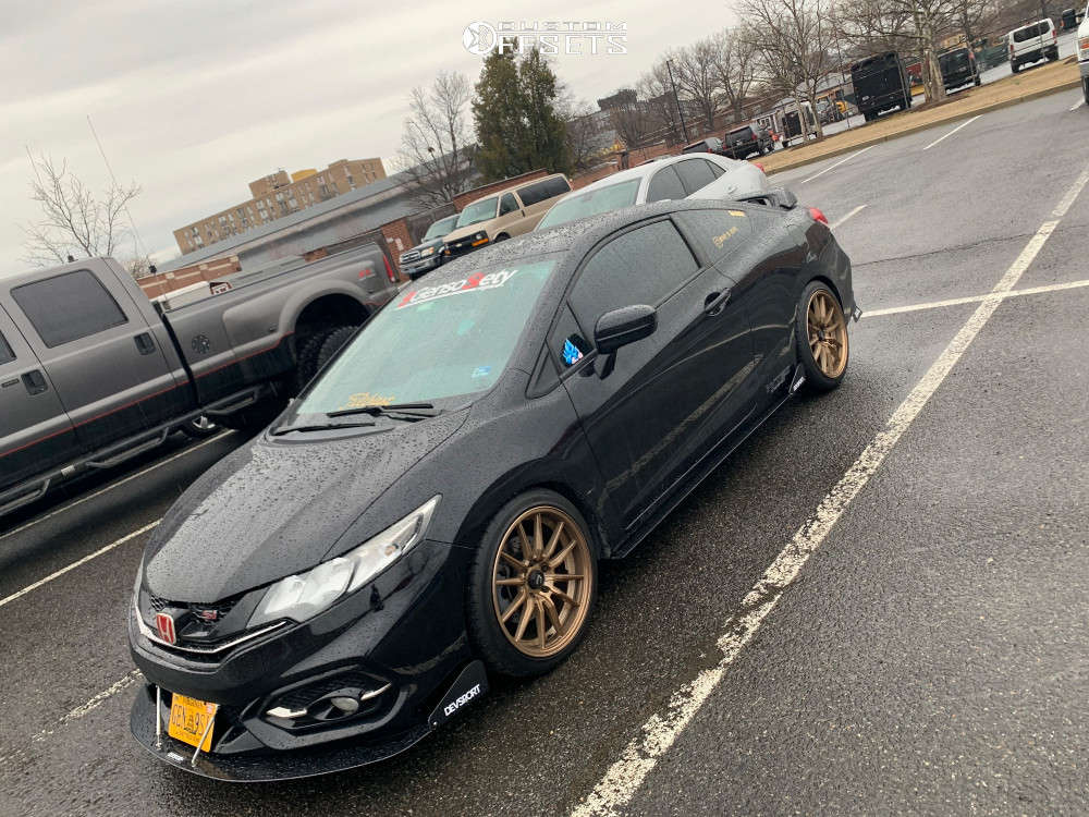 809929-1-2014-civic-honda-si-