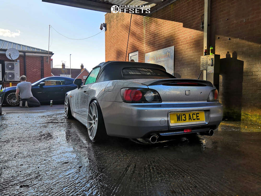 2000 Honda S2000 with 18x8.5 40 Japan Racing Jr22 and 205
