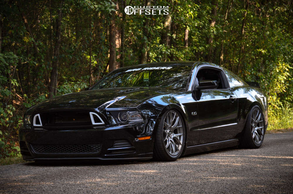 【SPERONE】24FW★ Semi Overfit Ever Mustang 2013 Ford Mustang with 19x9.5 35 SVE Drift and 275/35R19