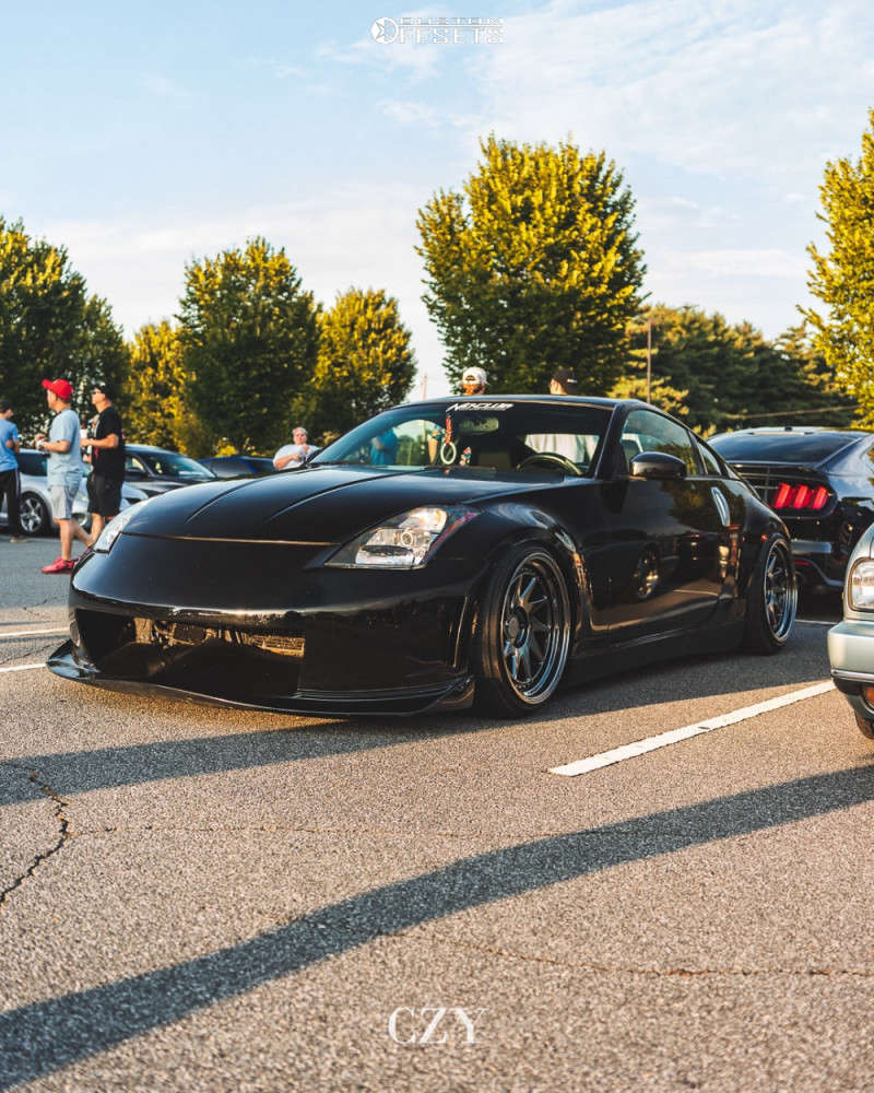 2004 Nissan 350Z with 18x11 15 Zedd Slt and 245/35R18 Lexani Lx
