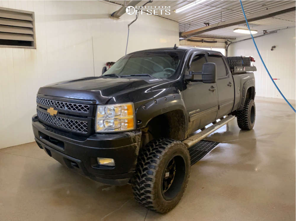 2013 Chevrolet Silverado 2500 HD with 20x12 44 XD Buck and 35/13.5R20
