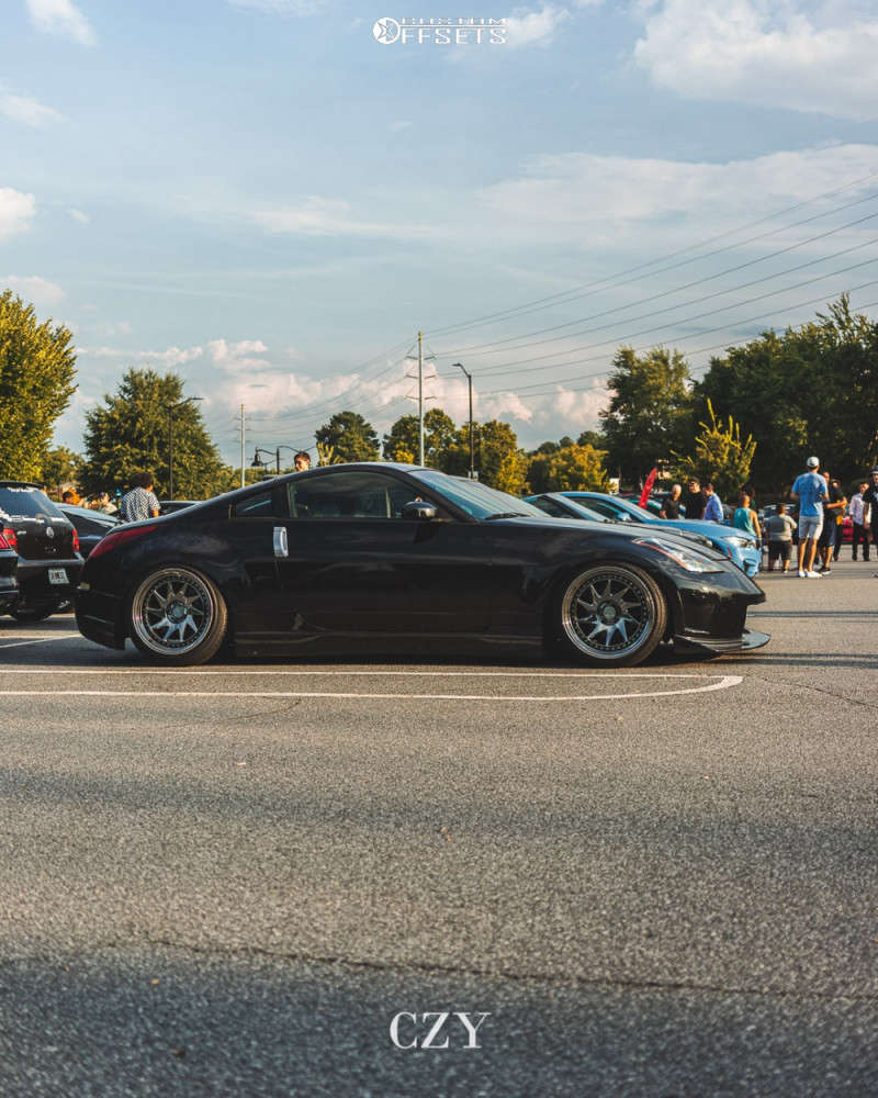 2004 Nissan 350Z with 19x11 15 Zedd Slt and 245/35R19 Lexani Lx