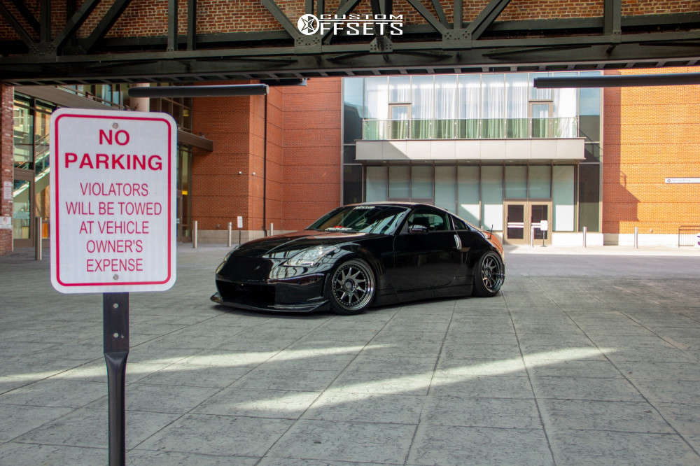 2004 Nissan 350Z with 19x11 15 Zedd Slt and 245/35R19 Lexani Lx
