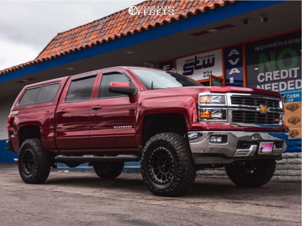 2015 Chevrolet Silverado 1500 with 18x9 18 Method Nv and 285/75R18 ...