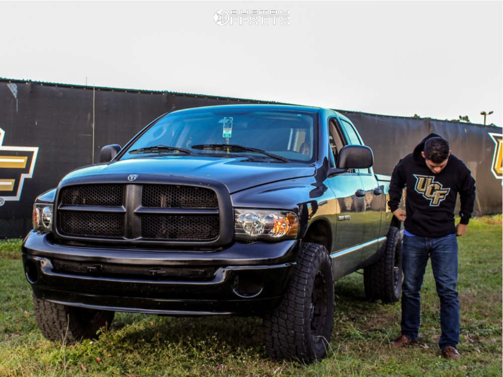 2004 Dodge Ram 1500 with 18x9 0 XD Hoss 2 and 325/65R18 Nitto Terra ...