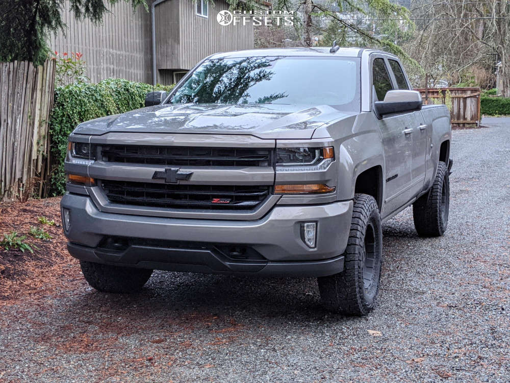 2017 Chevrolet Silverado 1500 with 17x8 Pro Comp Series 89 and 285 ...