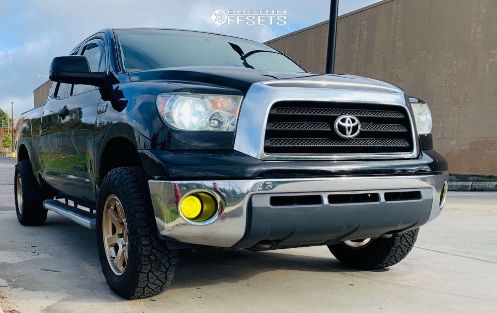 2007 Toyota Tundra with 18x9 12 Level 8 Mk6 and 275/65R18