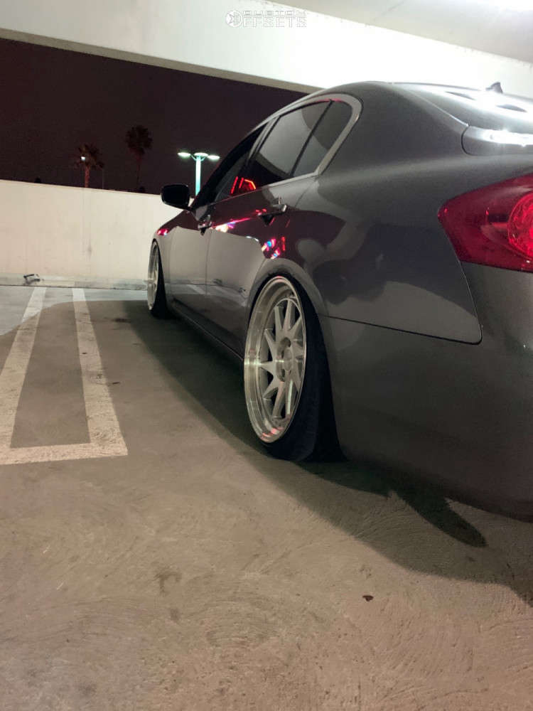 ダ40。コンパイルクラブ13。 2013 INFINITI G37 with 20x9.5 22 Zedd Slt and 225/40R20