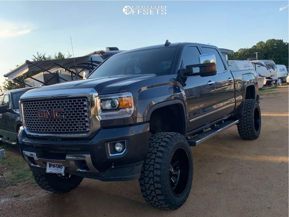 2016 GMC Sierra 2500 HD with 22x12 -44 Fuel Crush and 37/13.5R22 Fury ...