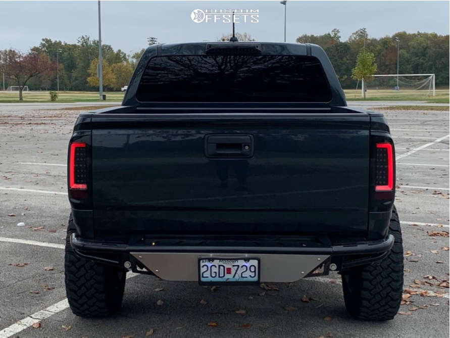 2018 Chevrolet Colorado with 17x9 -12 Dirty Life Dt-2 and 285/70R17 ...