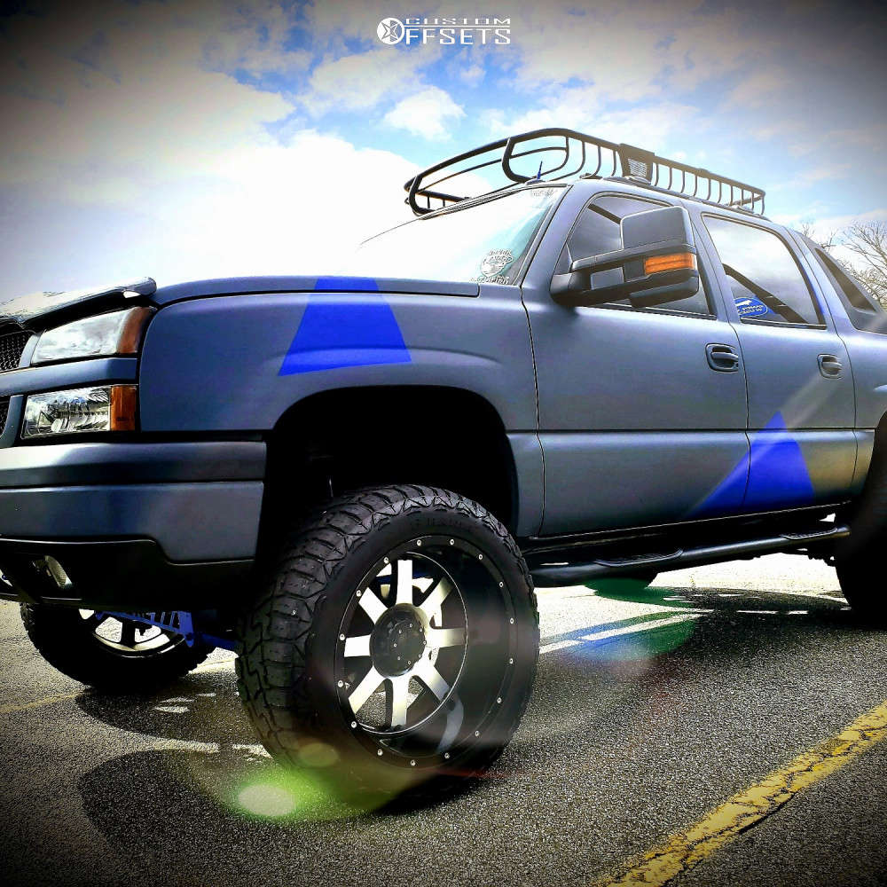 2004 Chevrolet Avalanche 1500 with 22x12 44 Gear OffRoad 726mb and 35