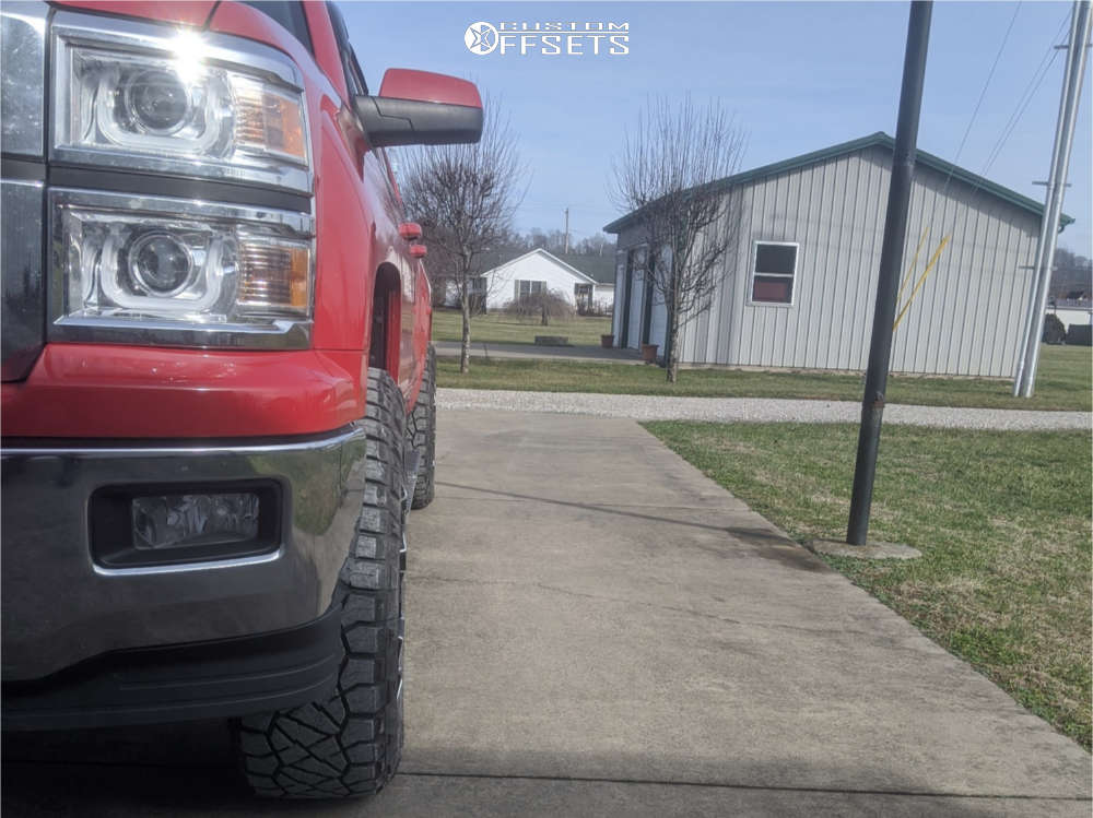 2015 Chevrolet Silverado 1500 with 20x10 -18 Fuel Assault and 275/65R20 ...