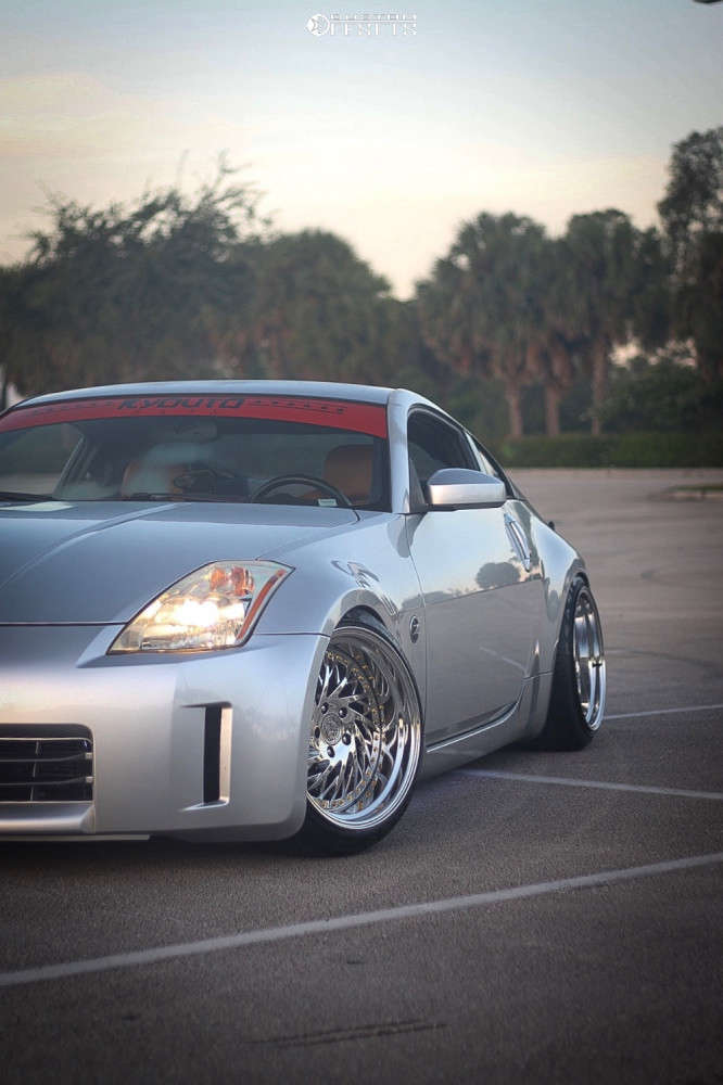 アドミラル　Ｓ 2004 Nissan 350Z with 18x10.5 22 Aodhan Ds03 and 235/40R18