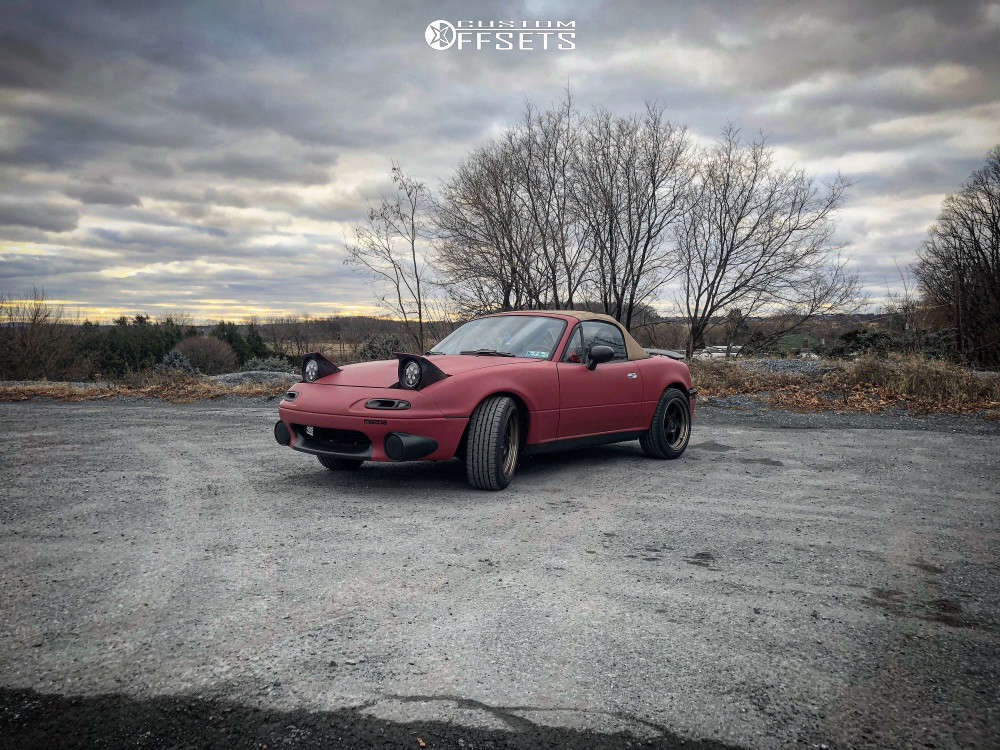 1990 Mazda MX-5 Miata with 16x8 25 JNC Jnc034 and 205/50R16