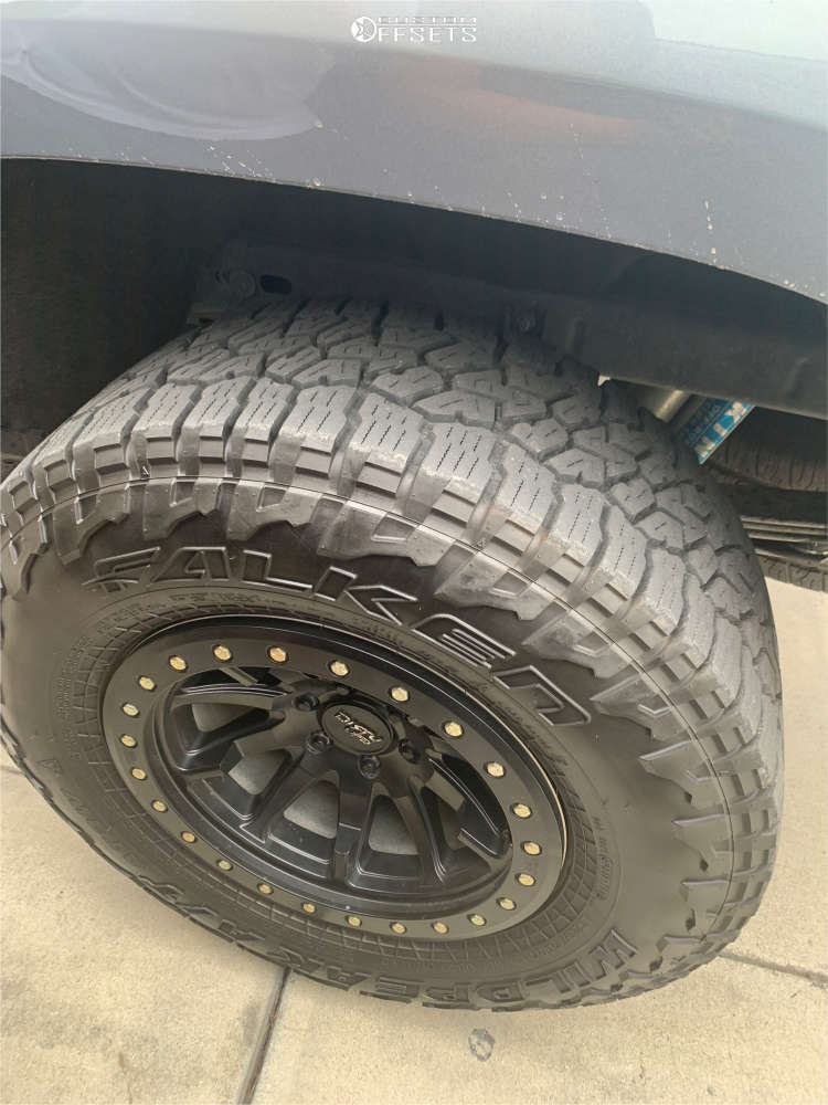 2018 Chevrolet Colorado with 17x9 -12 Dirty Life Dt-2 and 285/70R17 ...